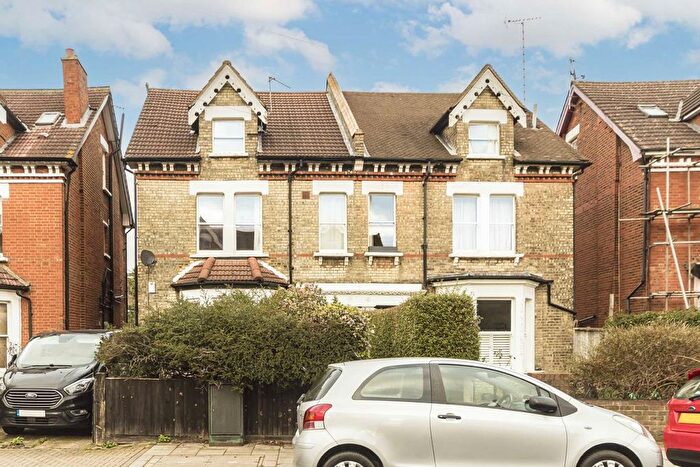 5 Bedroom Property To Rent In Gleneldon Road, Streatham, SW16