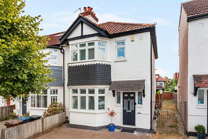 3 Bedroom End Of Terrace House For Sale In Phyllis Avenue, Motspur Park, KT3