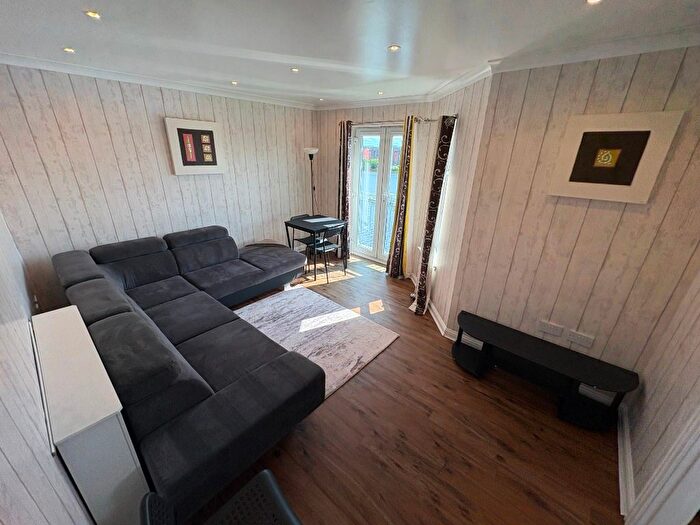 2 Bedroom Flat To Rent In Bulldale Place, Glasgow, G14