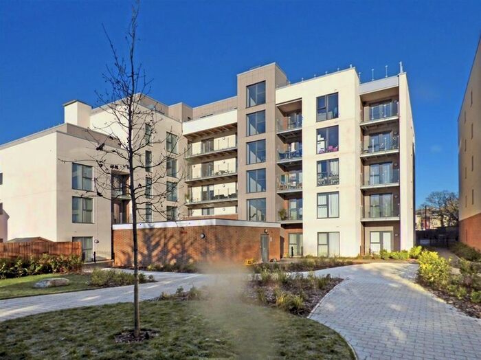 2 Bedroom Flat To Rent In Manor Way, Borehamwood, WD6