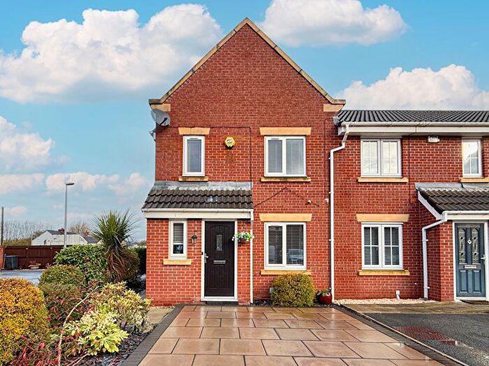 3 Bedroom End Terrace House For Sale In Burmarsh Lane, Widnes, Halton, WA8