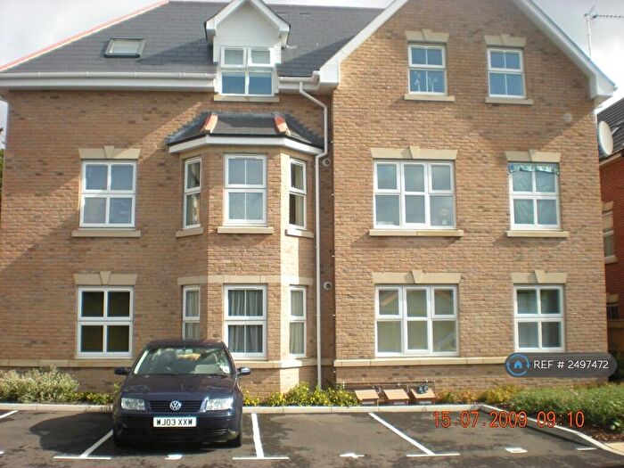 2 Bedroom Flat To Rent In Richmond Park Road, Bournemouth, BH8