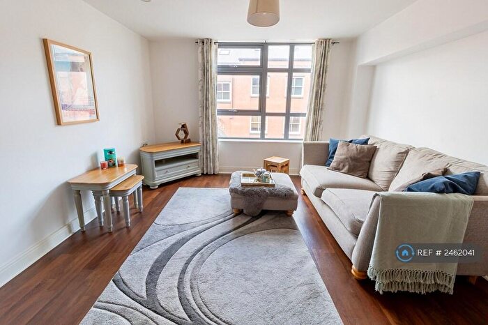 2 Bedroom Flat To Rent In Lion Court, Birmingham, B18