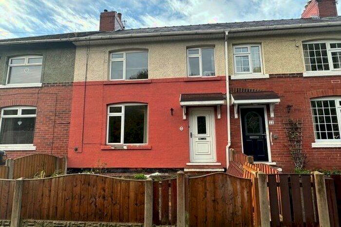 3 Bedroom Terraced House To Rent In Moorhouse Grove, Wakefield, WF3