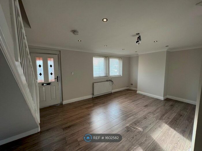 3 Bedroom Semi-Detached House To Rent In Lower Gravel Road, Bromley, BR2