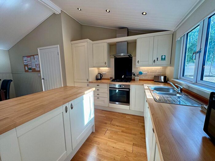 2 Bedroom Lodge To Rent In Golden Cross, Golden Cross Holiday Park Golden Cross, BN27