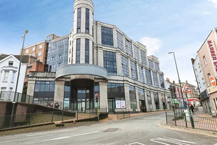 2 Bedroom Flat For Sale In Commercial Road, Bournemouth, Dorset, BH2