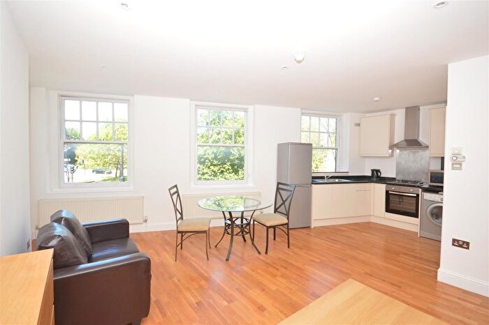 Studio To Rent In Kew Road, Richmond, TW9