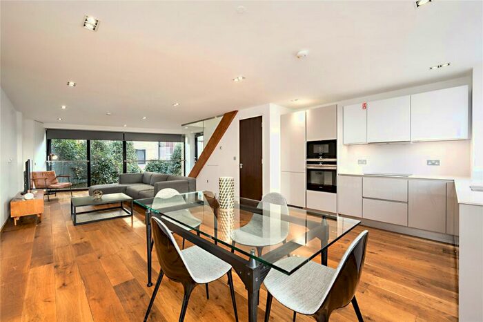 2 Bedroom Penthouse To Rent In Gifford Street, N1