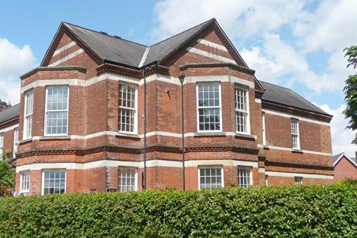 2 Bedroom Flat To Rent In Lords Wood Hou Cayton RoadNetherne On The HillCoulsdonSurrey, SE18