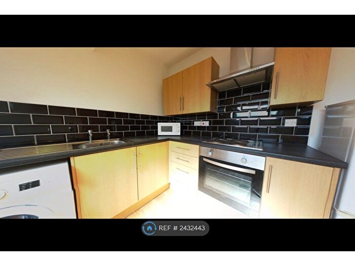 1 Bedroom Flat To Rent In Burley, Leeds, LS4