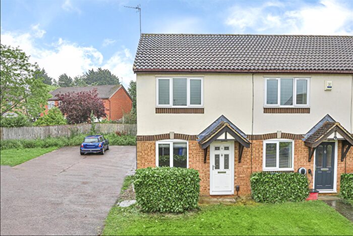 2 Bedroom Semi Detached House For Sale In St Bernards Court, Kettering, North Northamptonshire, NN15