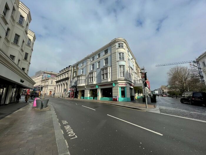 2 Bedroom Flat To Rent In The Colonnades, - North Street, Brighton, BN1
