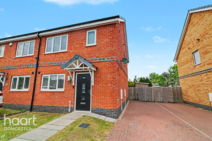 3 Bedroom Semi-Detached House For Sale In Westfield Road, Armthorpe, Doncaster, DN3