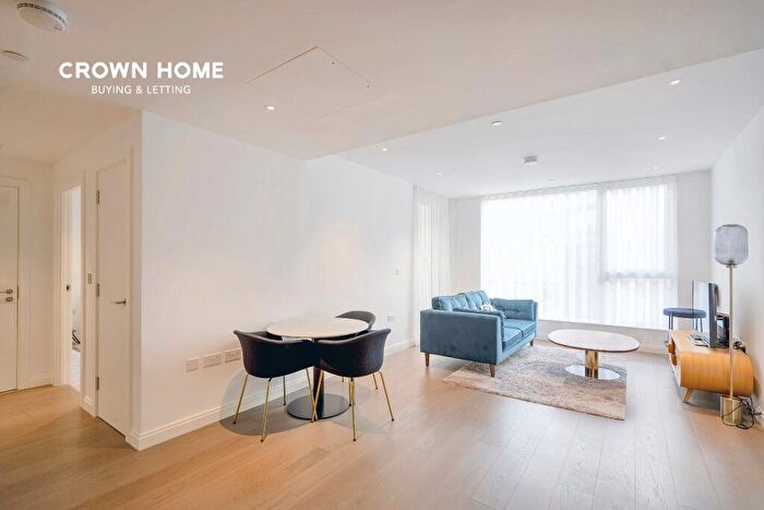 2 Bedroom Apartment To Rent In Oval Village, Kennington Lane, Phoenix Court, SE11