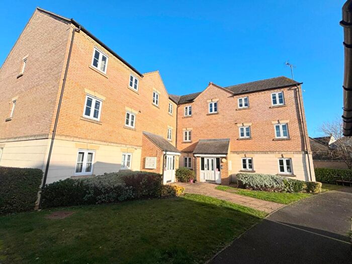 2 Bedroom Apartment For Sale In Dainty Grove, Grange Park, Northampton, NN4