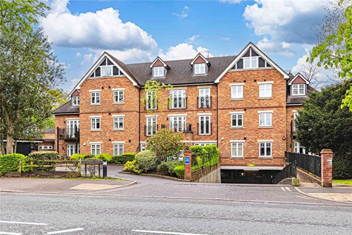 2 Bedroom Flat For Sale In High Road, Bushey Heath, Bushey, Hertfordshire, WD23