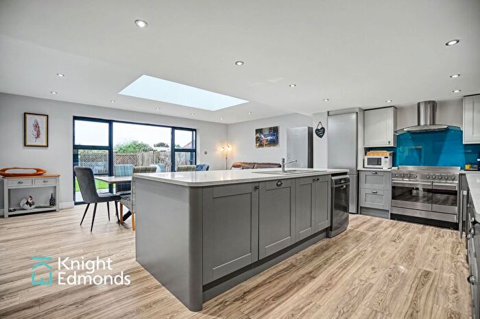 3 Bedroom Detached House For Sale In Green Lane, Langley, ME17