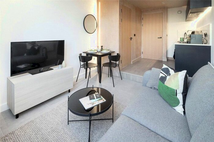 1 Bedroom Flat To Rent In Sky Gardens, Spinners Way, Manchester, M15