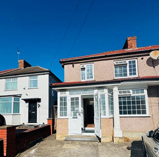 4 Bedroom Semi Detached House To Rent In Halsbury Road West, Northolt, UB5
