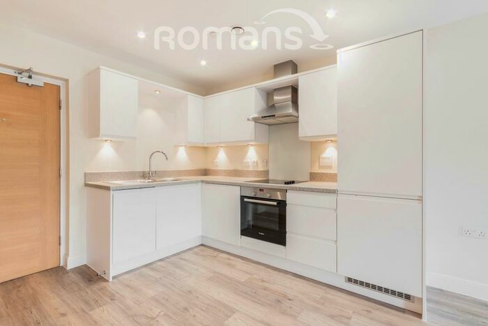 1 Bedroom Apartment To Rent In Guildgate House, Crowthorne, RG45