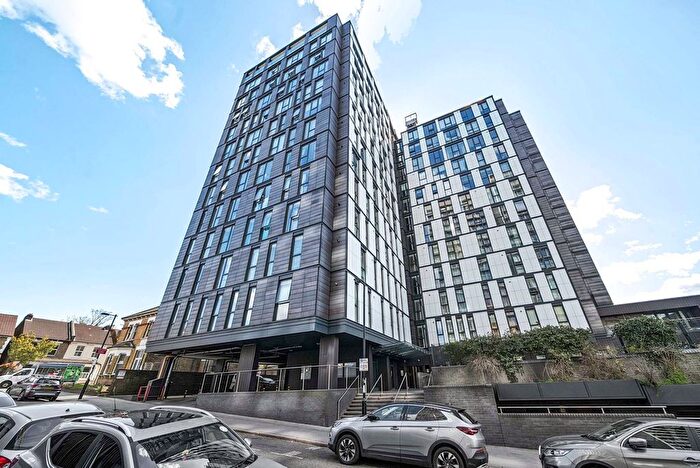 1 Bedroom Flat For Sale In Masons Avenue, Croydon, CR0