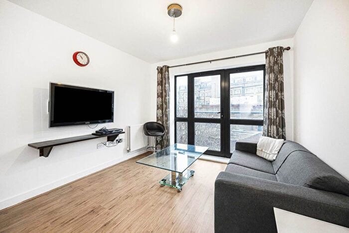 2 Bedroom Flat For Sale In Parham Drive, Ilford, IG2