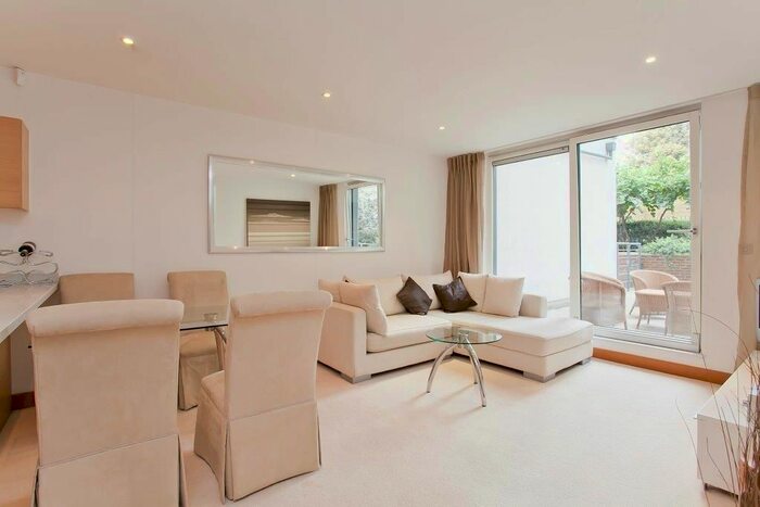 3 Bedroom Flat To Rent In Neville House, Page Street, Westminster, London, SW1P