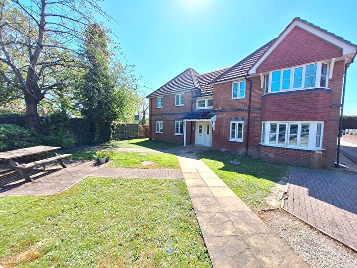 2 Bedroom Apartment For Sale In Bursledon, Southampton, SO31