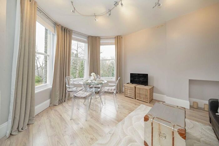 1 Bedroom Flat For Sale In Christchurch Avenue, Mapesbury, London, NW6