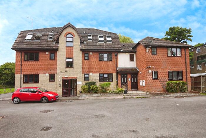 1 Bedroom Flat For Sale In Green Lane, Pilgrims Hatch, Brentwood, Essex, CM15