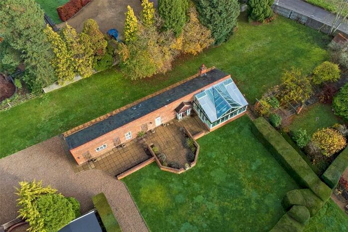 1 Bedroom Barn Conversion To Rent In Rawlings Lane, Seer Green, Beaconsfield, HP9