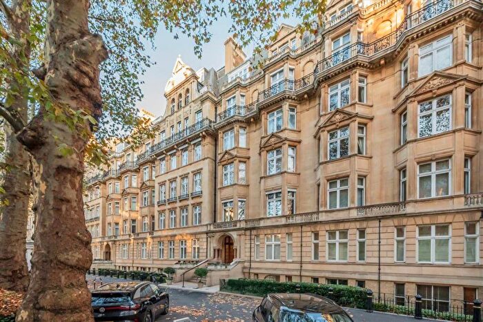 4 Bedroom Flat To Rent In Marylebone Road, Marylebone, NW1