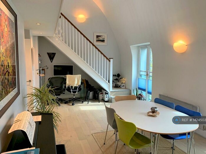 2 Bedroom Flat To Rent In Owen Street, London, EC1V