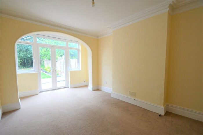 1 Bedroom Flat To Rent In Blenheim Crescent, Croydon, London, CR2