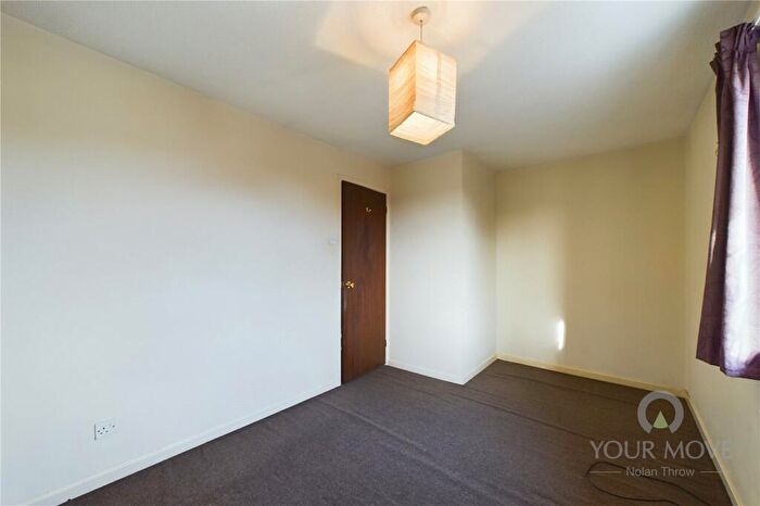 3 Bedroom Semi-Detached House For Sale In Yeoman Meadow, Northampton, Northamptonshire, NN4