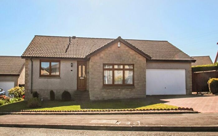 3 Bedroom Detached Bungalow For Sale In East Whitefield, Dunfermline, Fife, KY12