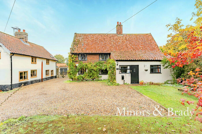 6 Bedroom Detached House For Sale In The Street, Great Cressingham, IP25