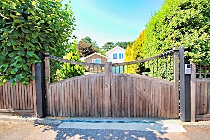 5 Bedroom Detached House For Sale In Court Drive, Maidstone, ME16
