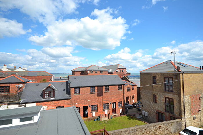2 Bedroom Apartment To Rent In Union Street, Ryde, PO33
