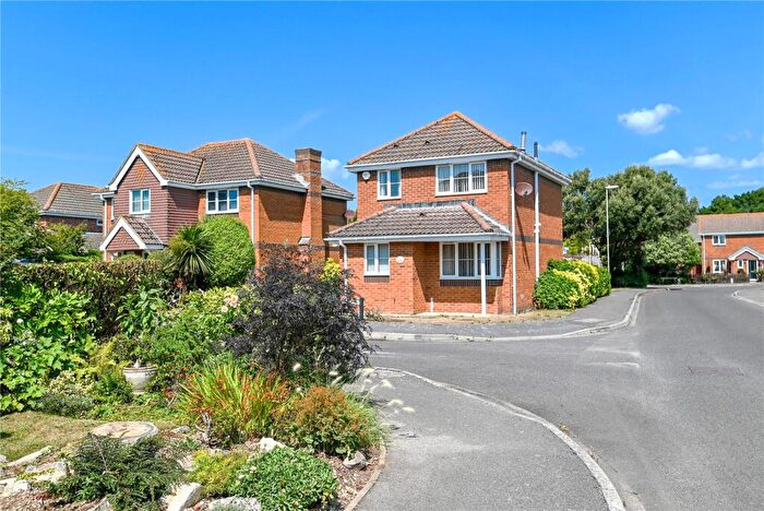 3 Bedroom Detached House For Sale In Burley Close, New Milton, Hampshire, BH25