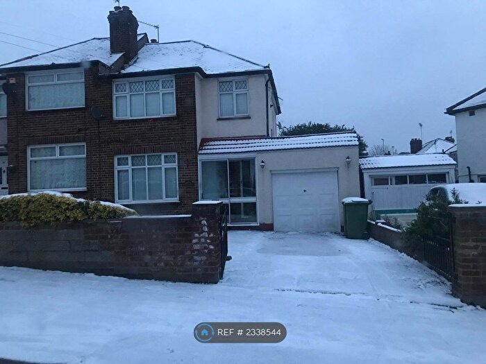 3 Bedroom Semi-Detached House To Rent In Welton Road, London, SE18