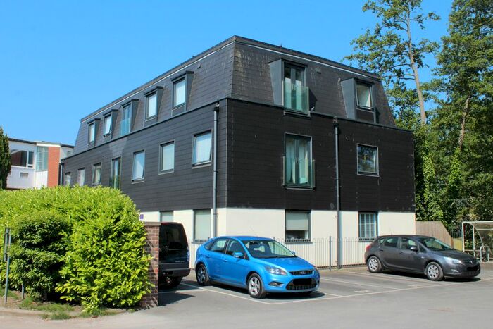 1 Bedroom Flat To Rent In Flambard Way, Godalming, GU7