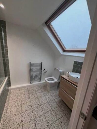 Studio To Rent In Gordon Road, London, London, W13