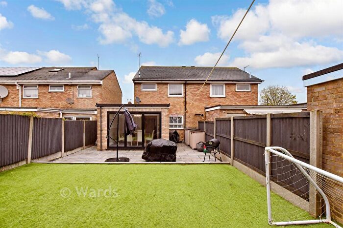 3 Bedroom Semi Detached House For Sale In Rumfields Road, Broadstairs, Kent, CT10