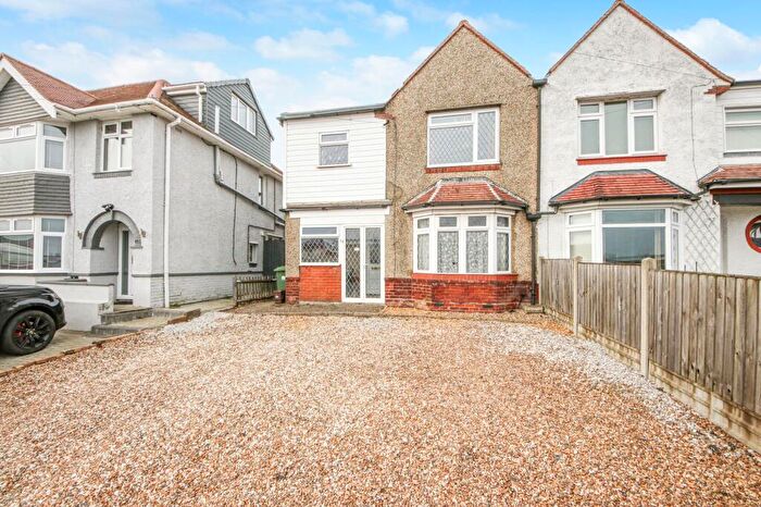 3 Bedroom Semi Detached House For Sale In Merryoak Road, Merryoak, SO19