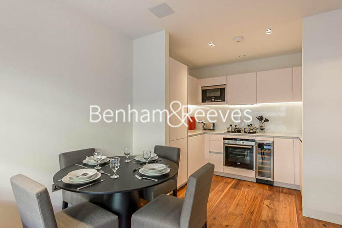 1 Bedroom Apartment To Rent In Roman House, Wood Street, Barbican, EC2Y