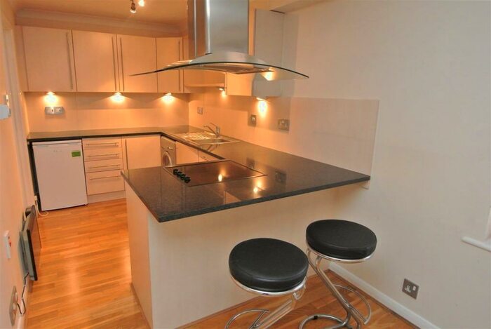2 Bedroom Apartment To Rent In Weybridge, KT13