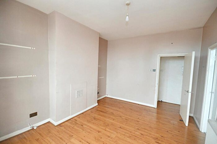 1 Bedroom Flat For Sale In B Scrubs Lane, Harlesden, London, NW10