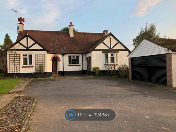 5 Bedroom Detached House To Rent In Hillbury Road, Warlingham, CR6